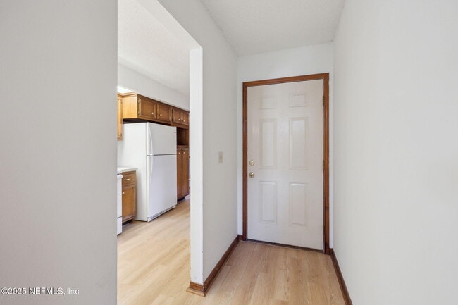 Building Photo - 1138 Fromage Cir W