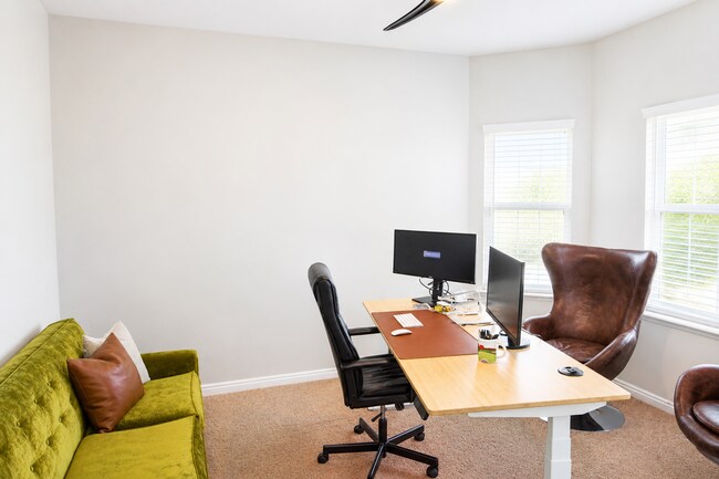 Foto del edificio - 4457 N Briarwood Ln
