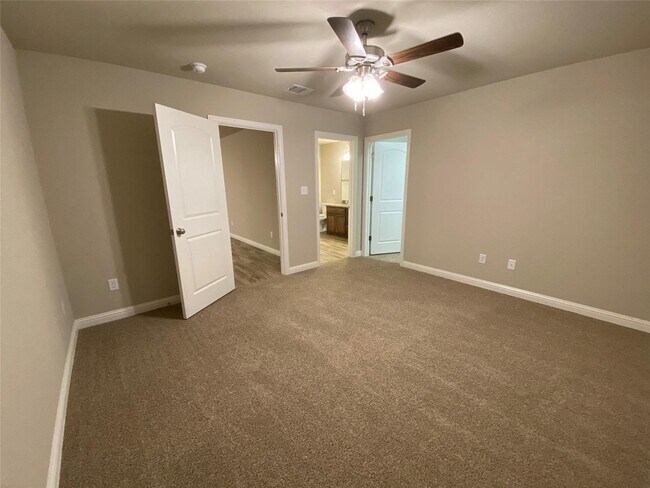 Foto del edificio - 800 Rolling Terrace Cir