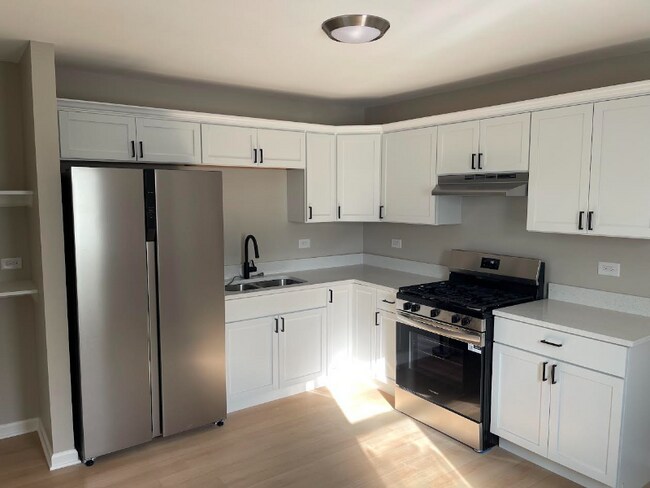 Foto del edificio - 22340 Chappel Ave