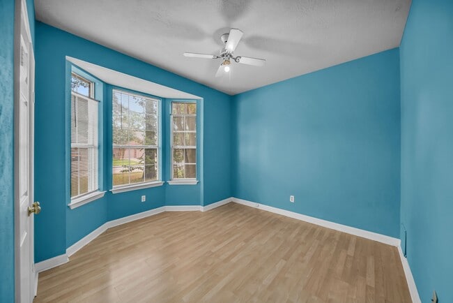 Building Photo - 15007 Chestnut Falls Dr