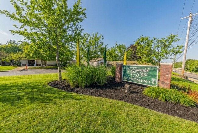 Building Photo - EMERALD EDGE APARTMENTS