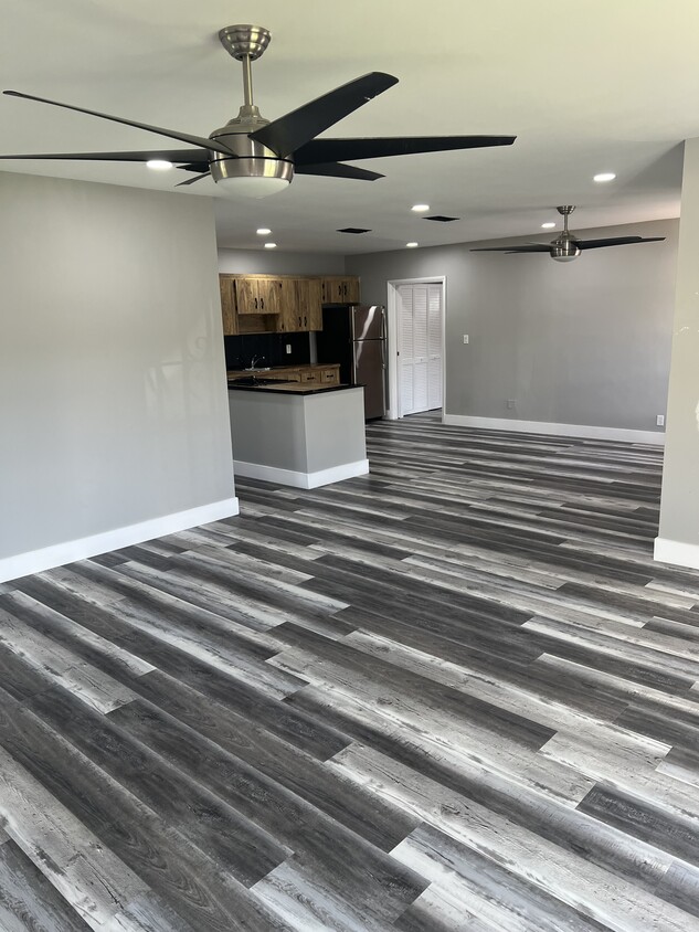 Foto principal - 7179 SW 22nd Pl