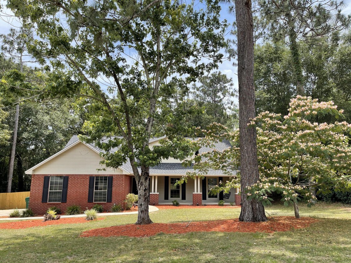 Primary Photo - 5851 Calumet Dr