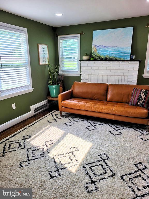 Building Photo - 200 Mohican Dr