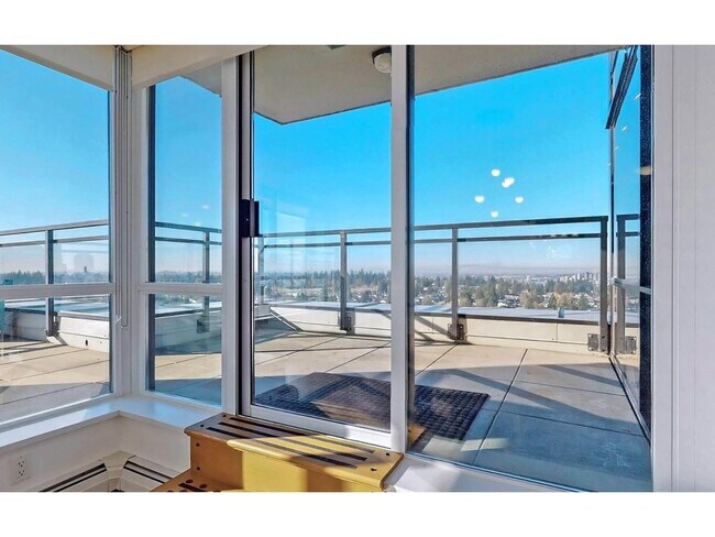 Photo du bâtiment - 10777 University Dr