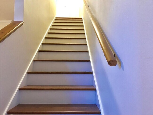 Foto del edificio - 354 Cervantes Dr