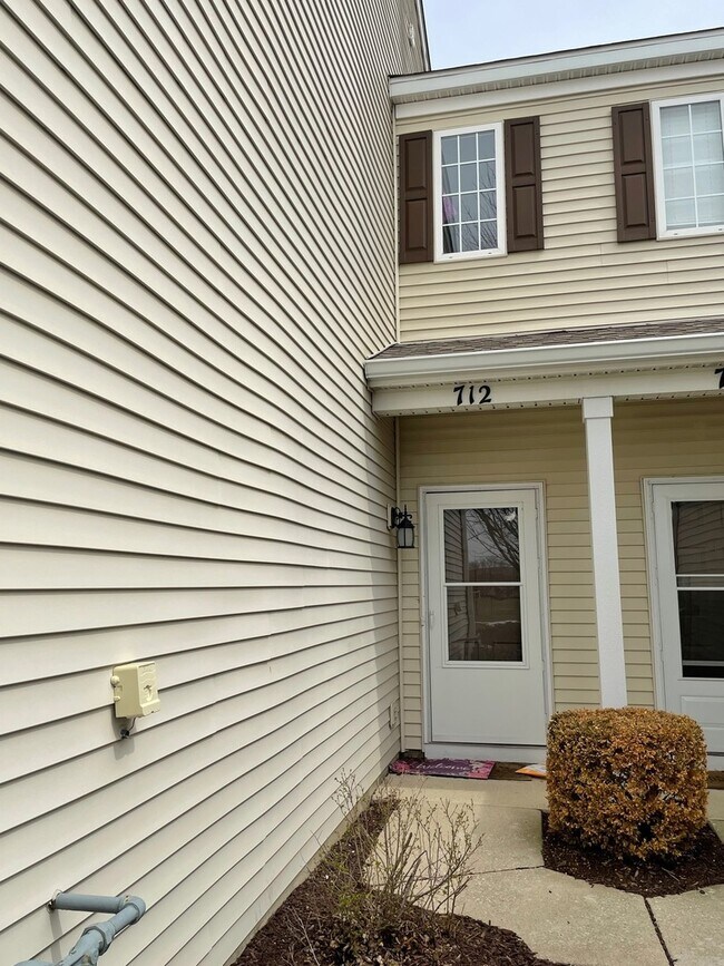 Foto del edificio - 712 Meadowridge Dr