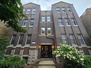 Building Photo - 4212 N Ashland Ave