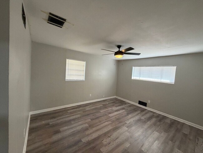 Foto del edificio - Large 3/2/2