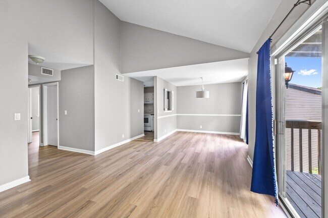 Foto del edificio - 224 Summit Ridge Dr