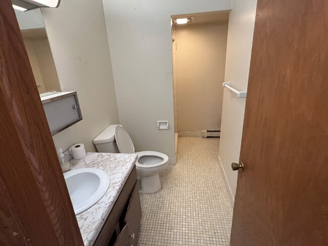 Building Photo - 2-Bed, 2-Bath Condo in Brown Deer