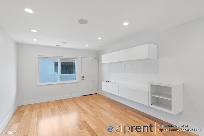 Building Photo - 1 br, 1 bath 4plex - 1011 East 17th Street...