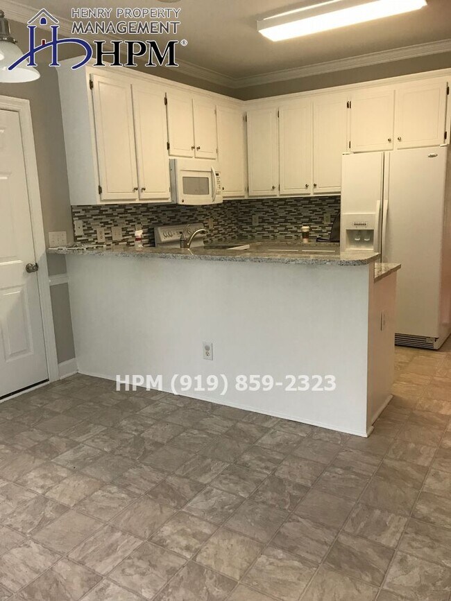 Building Photo - 3 Bedrooms in Charleston Village Subdivision