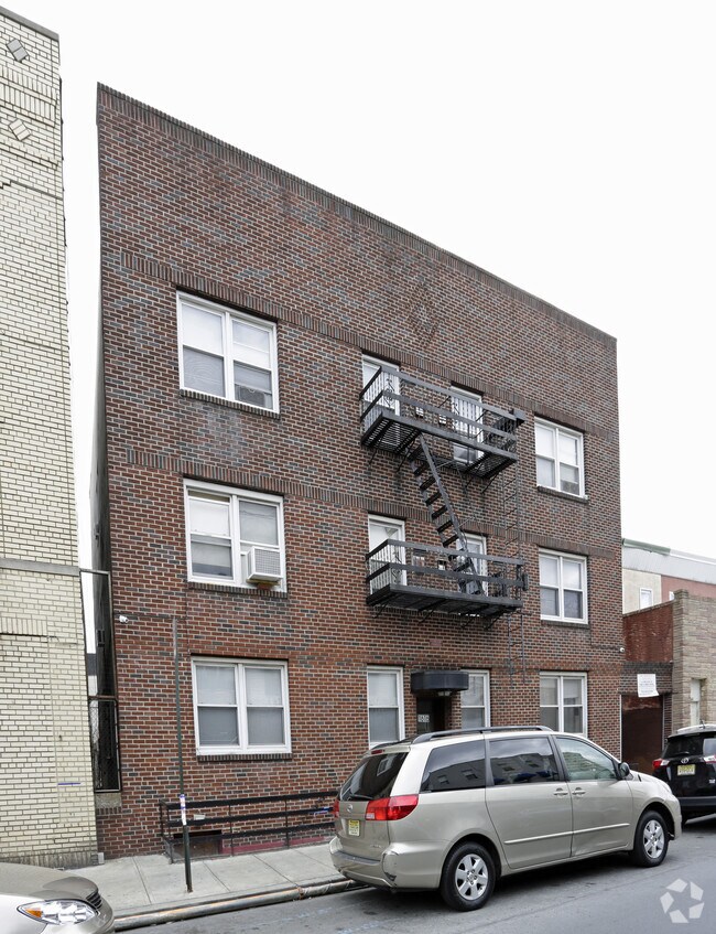 Foto del edificio - 1616 Bergenline Ave