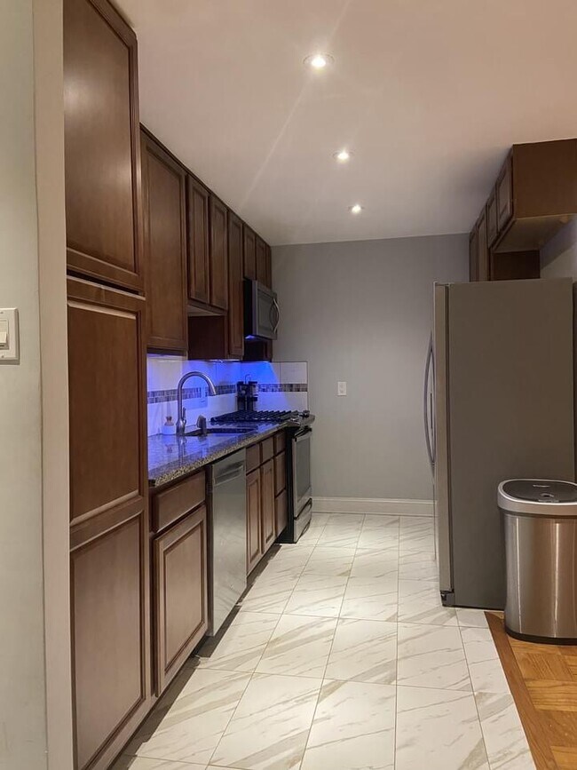 Foto del edificio - 2207 Greenery Ln