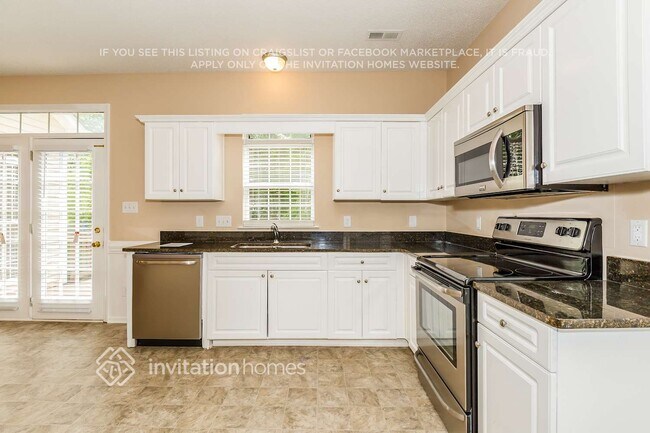 Building Photo - 14812 Pomerol Ln