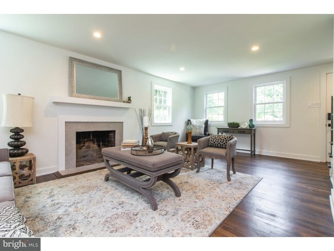 Foto del edificio - 1109 Maplecrest Cir