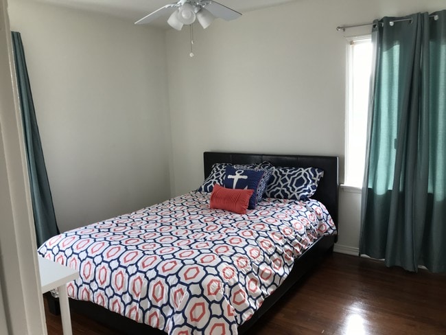 Dormitorio principal - 5622 Kinston Ave
