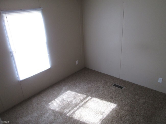 Building Photo - 3 br, 2 bath Mobile Home - 959 S Laporte St