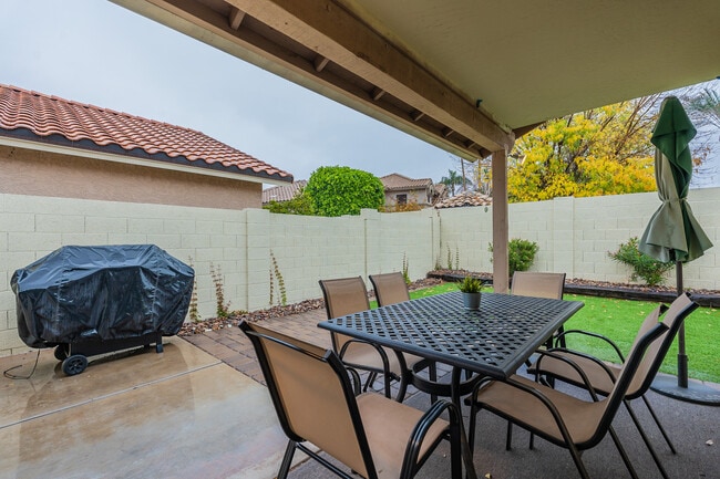 BBQ and outdoor dining for six! - 1335 S Quinn