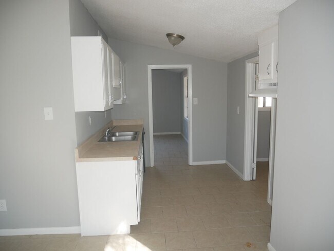 Foto del edificio - *****JUST REDUCED*****1853 Custer Dr South...