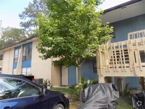 Building Photo - 2811 SW Archer Rd
