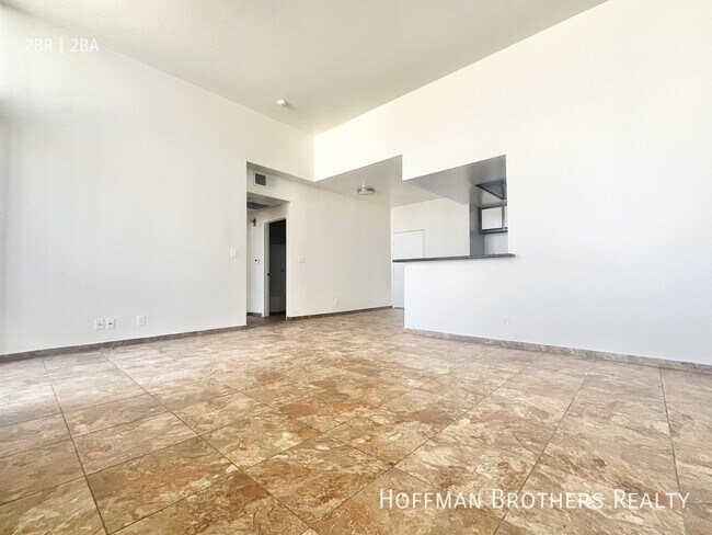 Foto del edificio - 945 N Serrano Ave