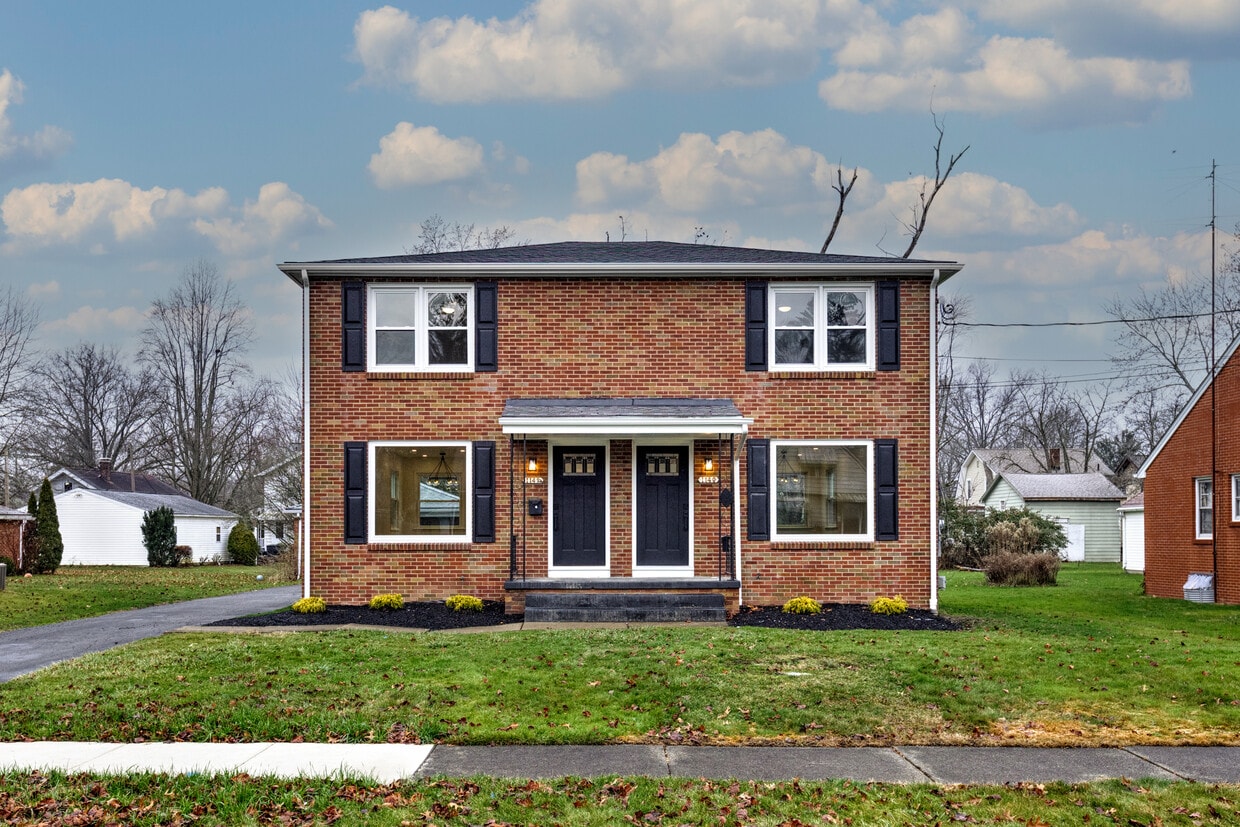 1142 Meadowbrook Ave SE, Warren, OH 44484 Townhome Rentals in Warren