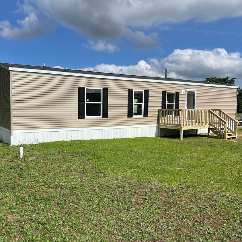 Foto principal - 16800 Jessica Rd