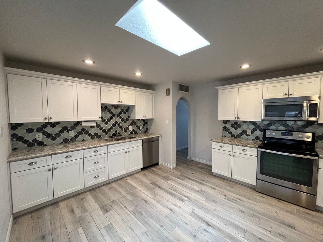 Primary Photo - Beautiful Three Bedroom Scottsdale House w...