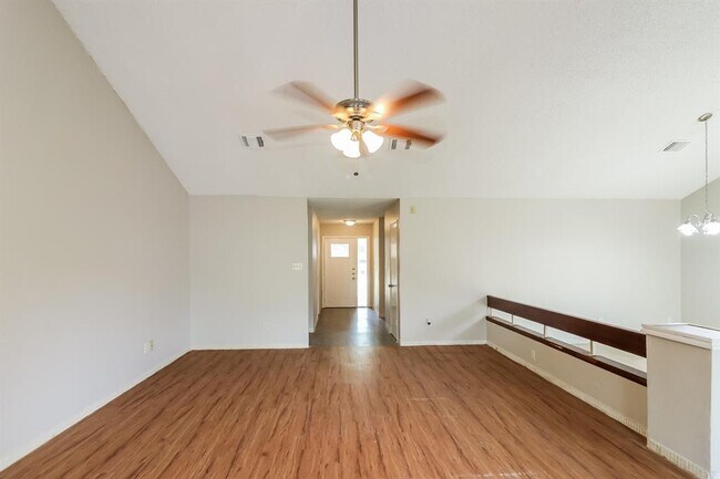 Building Photo - 7111 Navidad Rd