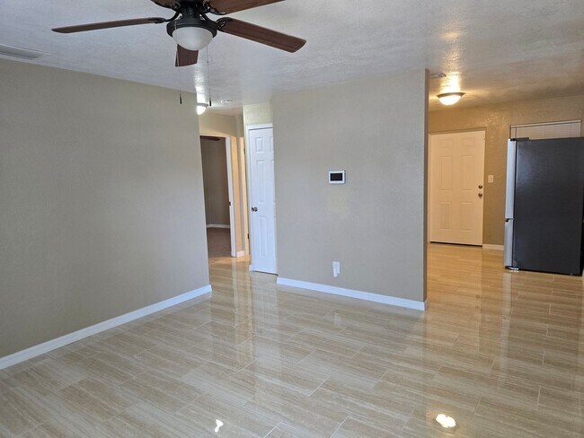Building Photo - Updated 2-bedroom, 1-bathroom home