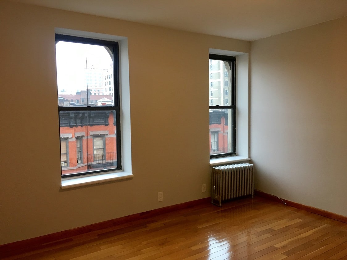 Living room - 203 W 83rd St
