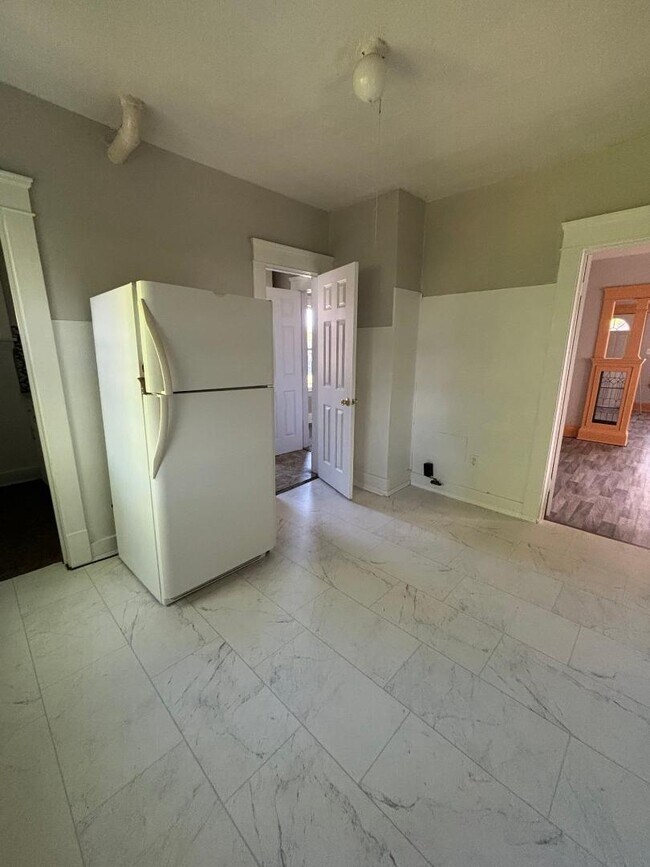 Foto del edificio - 3002 E 130th St