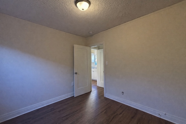 Building Photo - 20th Apartments