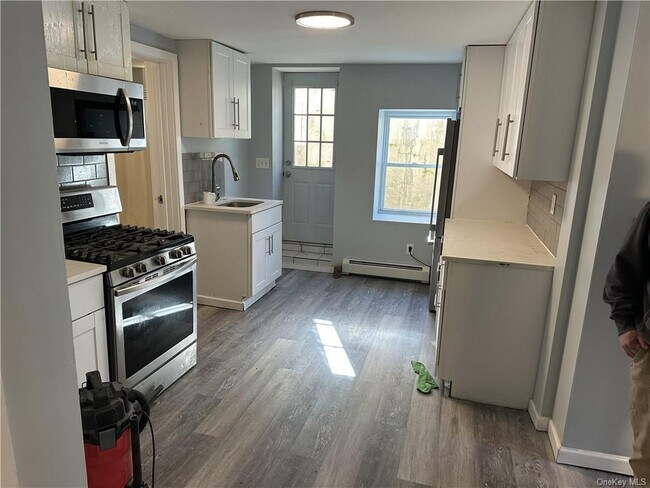 Building Photo - 47 John St