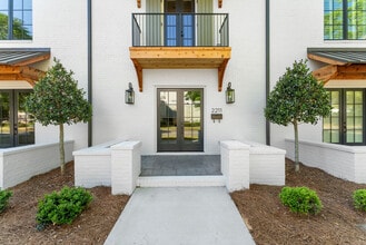 Building Photo - 2211 Paul W Bryant Dr