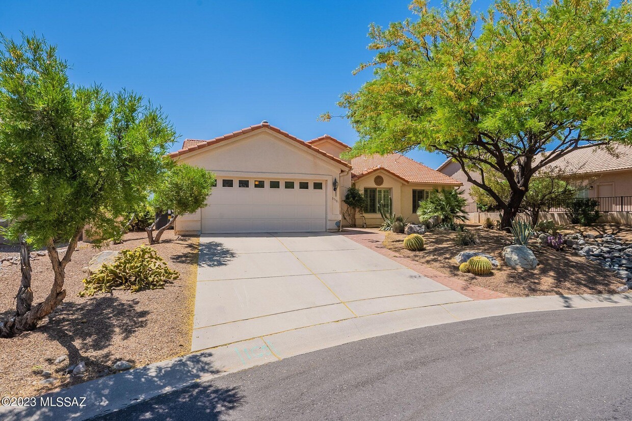 Primary Photo - 65181 E Crystal Ridge Ct