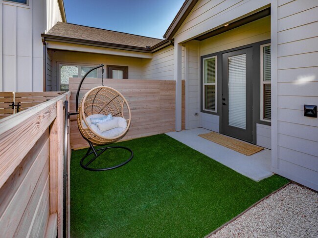 Grandes patios privados - parcHAUS at Paloma Creek