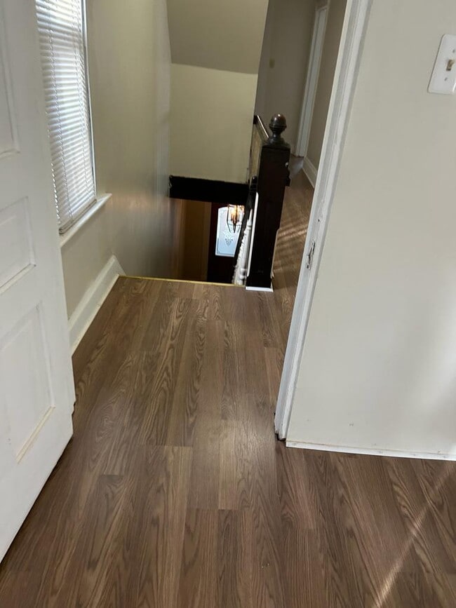 Building Photo - 152 W Warrington Ave