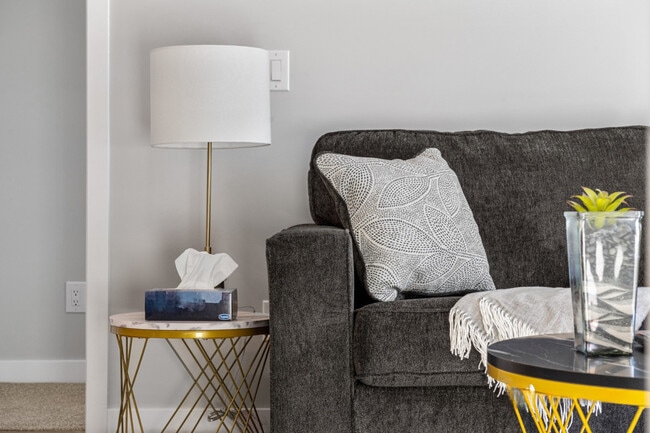 Photo du bâtiment - 1605-1617 17 St SE