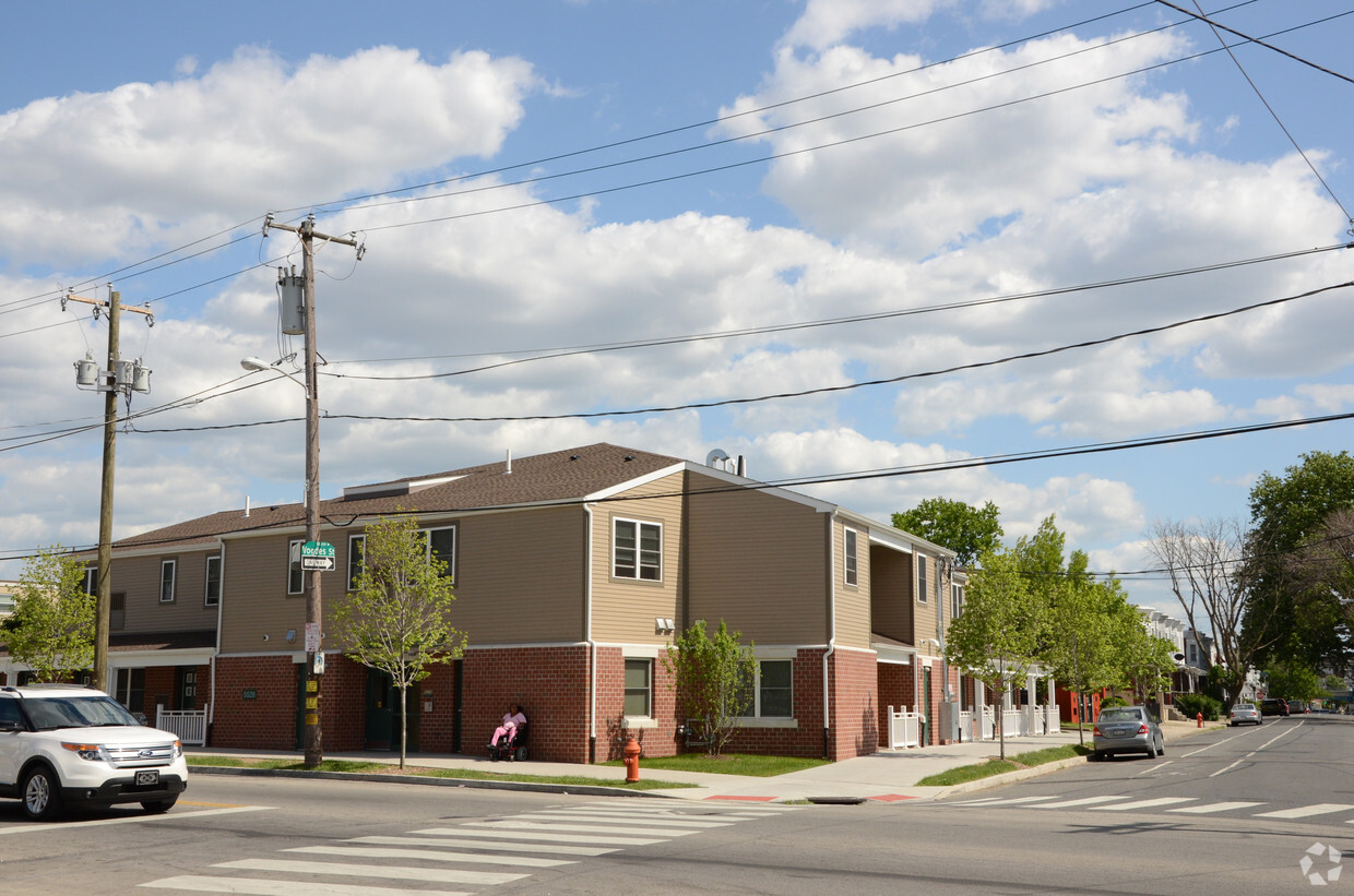 Foto del edificio - Arch Homes