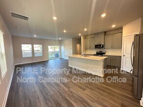 Building Photo - 1764 Braemar Vlg Dr