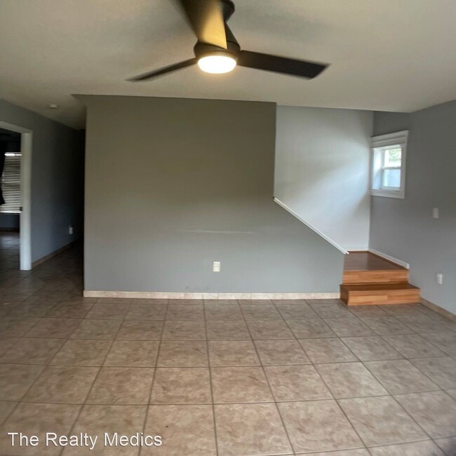 Building Photo - 4 br, 2 bath House - 9325 Dearmont Ave