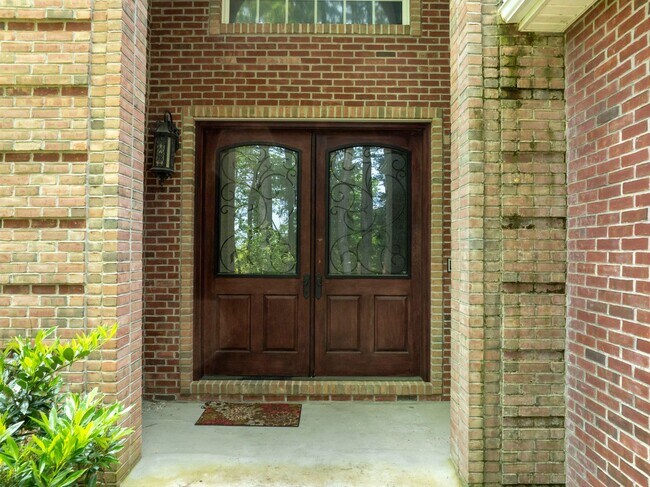 Foto del edificio - 4 Bedroom House For Rent