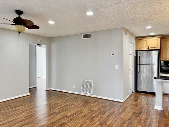 Building Photo - 109 Lake Pine Cir