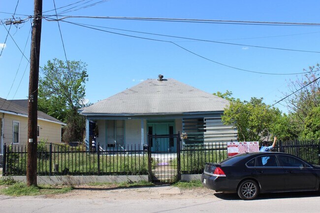 Foto del edificio - 713 Sabine St