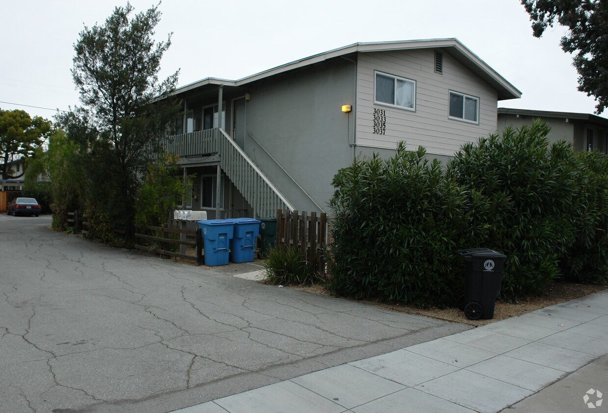 Foto del edificio - 3031-3037 Almat Street