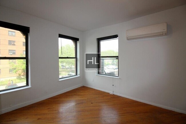 Building Photo - Sunny Studio in Prime East Harlem
